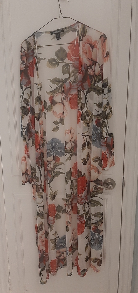 NWOT 🌟 White and red floral kimono Sz L